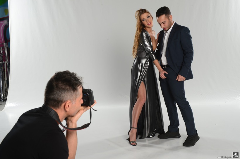 Threesome Modeling 02