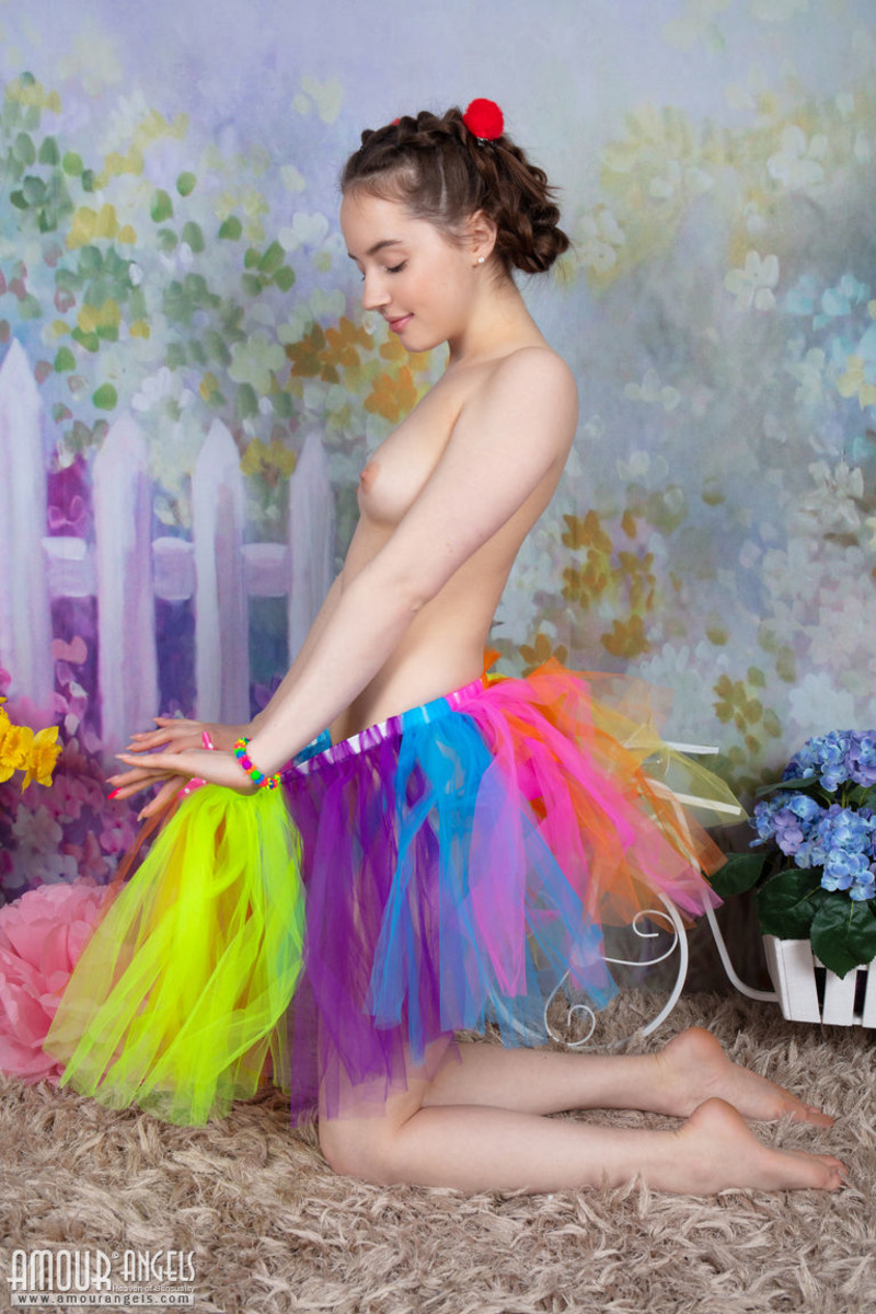 Cutie shows her pussy 08