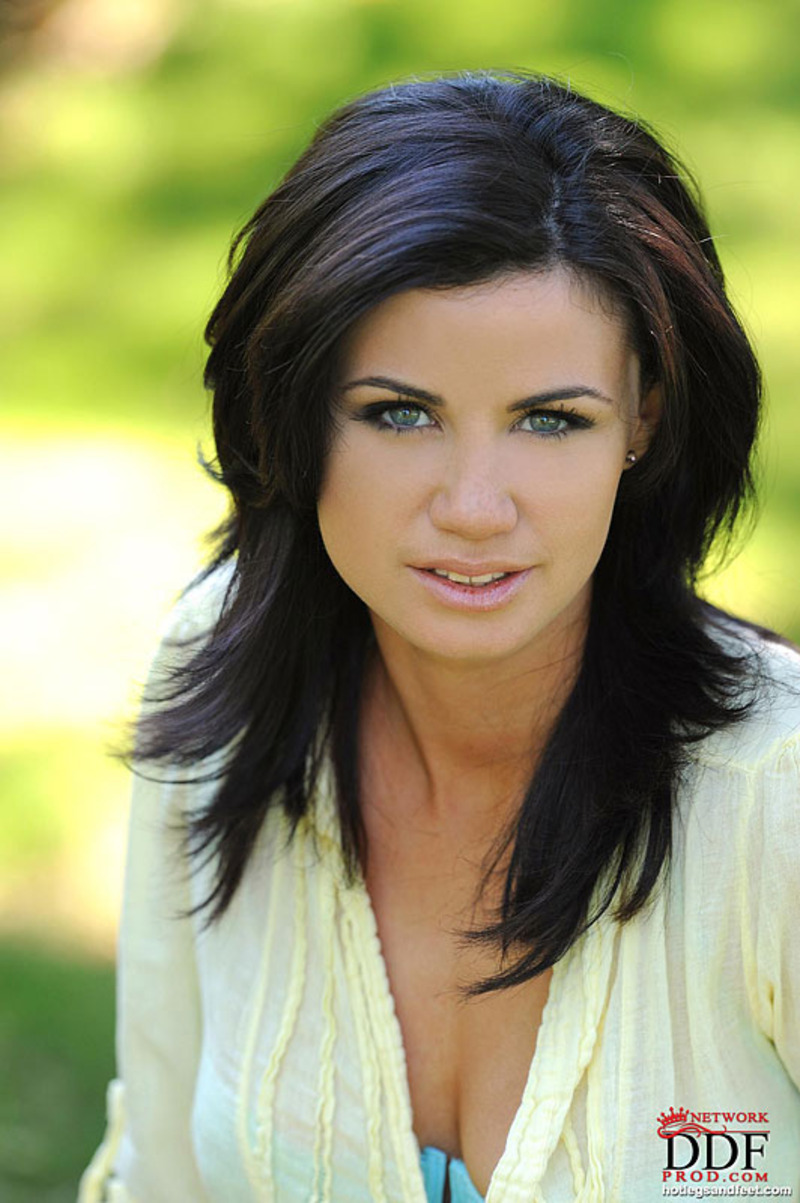 Long And Slim Legs 00