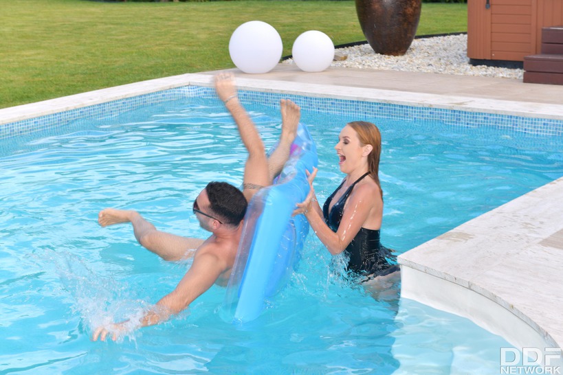 Blowjob and 69 Poolside 07