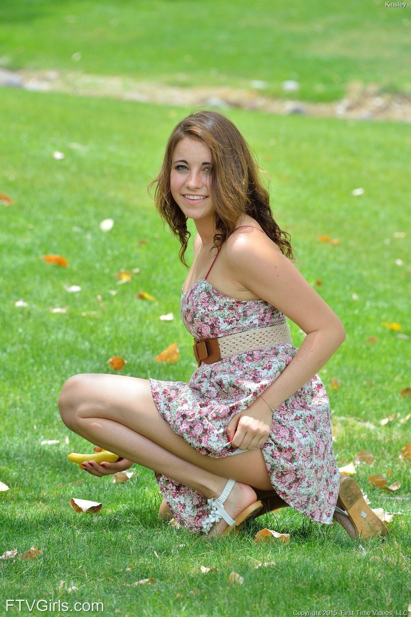 Kinsley Playing With Her Pussy Outdoor 20