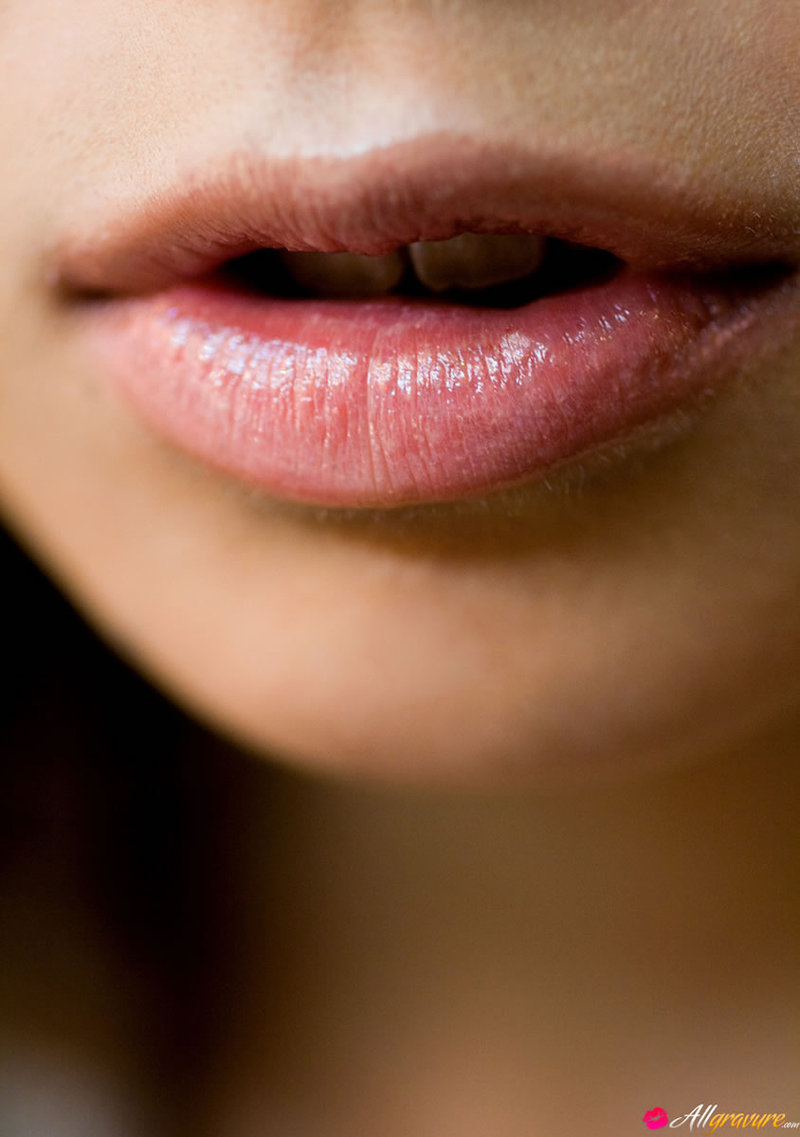 Azumi Harusaki Hot Babe In Sexy Corset 01