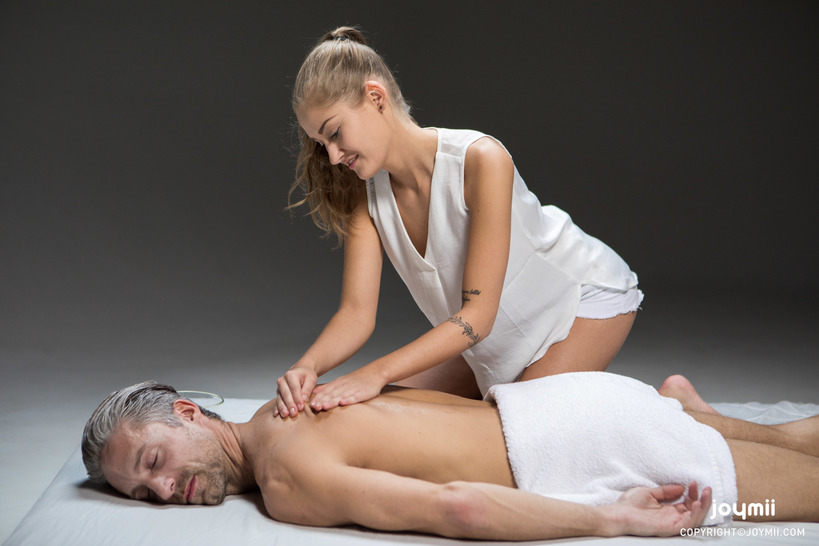 Double Cumming Massage 00