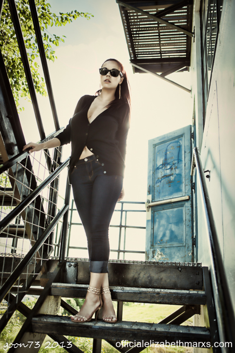 Elizabeth Marx Elegant Beauty Babe Strips 03