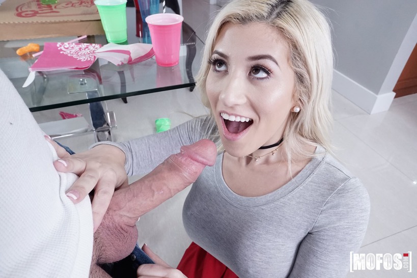 Sexy Girlfriend Cristi Ann Gets Hardcore At Home 07