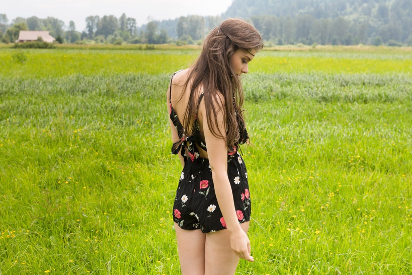 MUIRINA FAE IN PASSION FIELDS 16
